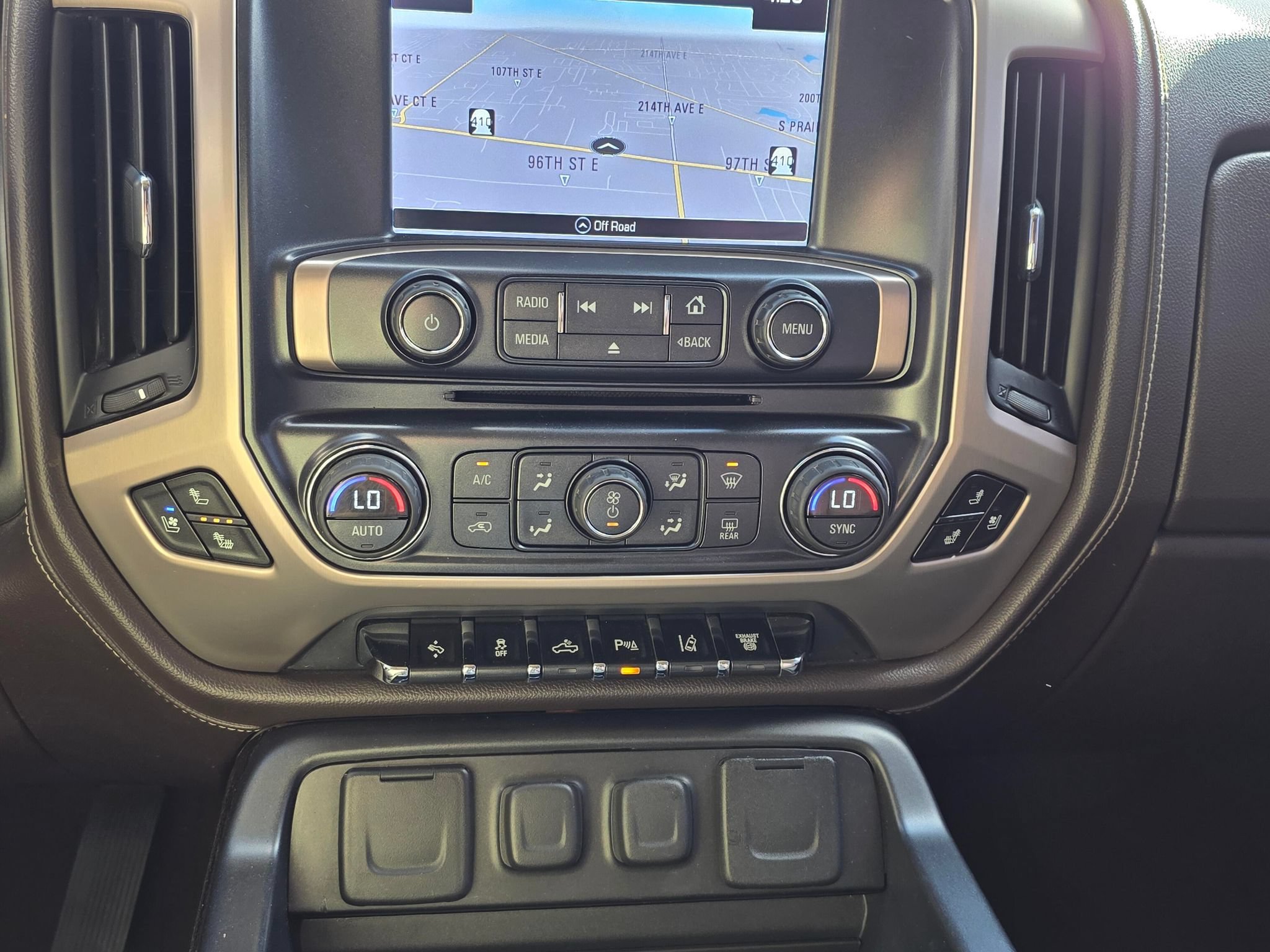 Used 2016 GMC Sierra 2500 Denali AWD/4WD image 18