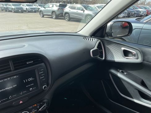 Used 2025 Kia Soul LX w/ LX Technology Package image 33