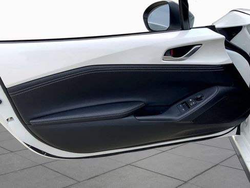 New 2026 MAZDA MX-5 Miata Club w/ Interior Package RWD image 10