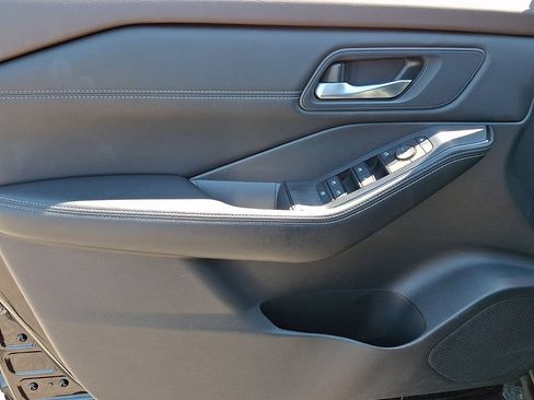 Certified 2023 Nissan Rogue SV w/ SV Premium B Package AWD/4WD image 13