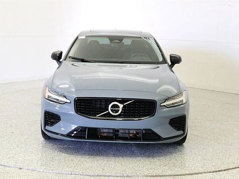 Used 2023 Volvo S60 T8 Plus image 2