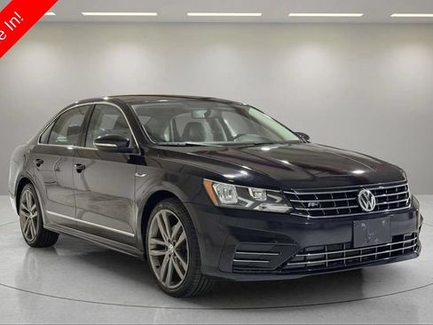 Used 2017 Volkswagen Passat 1.8T R-Line FWD image 1