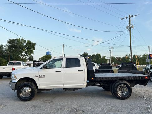 Used 2018 RAM 3500 Tradesman w/ Chrome Appearance Group RWD image 10