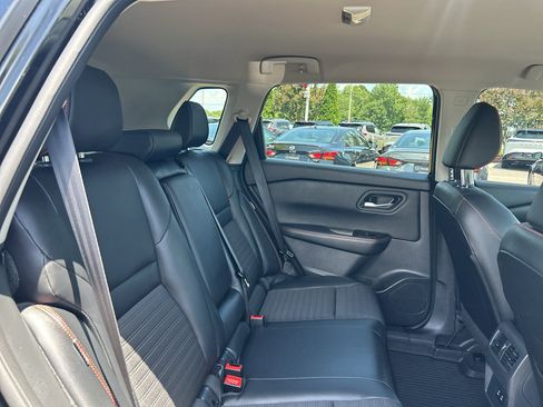 Certified 2025 Nissan Rogue SV AWD/4WD image 12