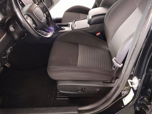 Used 2022 Dodge Charger R/T w/ Driver Convenience Group image 11