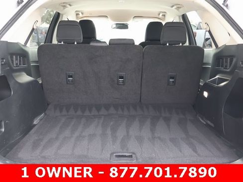 Used 2021 Ford Edge SE image 16