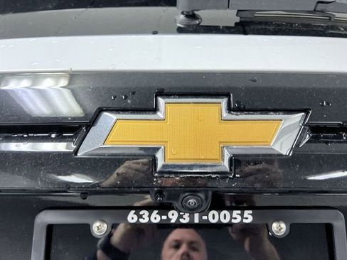 New 2026 Chevrolet Traverse LT w/ Sun and Wheel Package FWD image 32