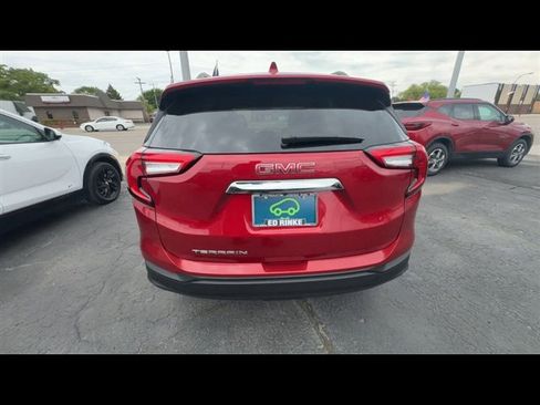 Used 2023 GMC Terrain SLE w/ Driver Convenience Package FWD image 7