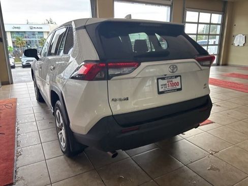 Used 2022 Toyota RAV4 LE image 13