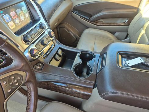 Used 2017 Chevrolet Suburban LT image 14