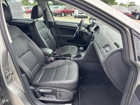 Used 2015 Volkswagen Golf TDI SE FWD image 23