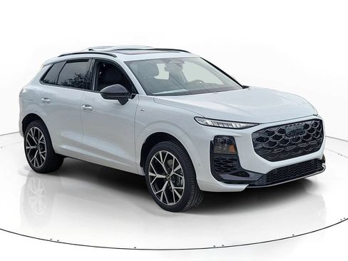 New 2026 Audi Q3 quattro 2.0T AWD/4WD image 1