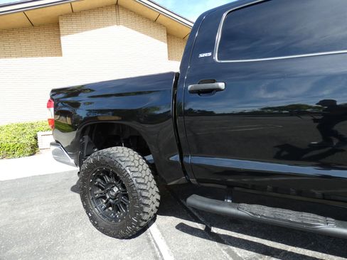 Used 2018 Toyota Tundra SR5 w/ TRD Off Road Package image 6