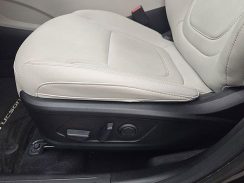 Used 2025 Hyundai Tucson SEL FWD image 18
