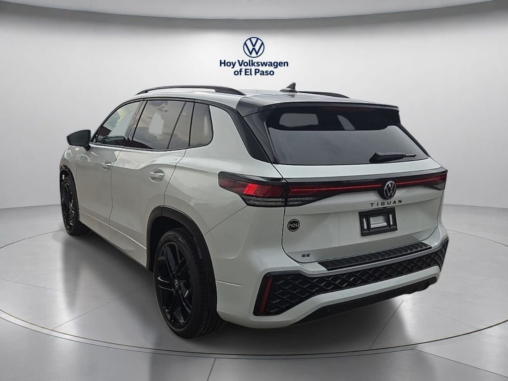 New 2026 Volkswagen Tiguan SE R-Line FWD image 4