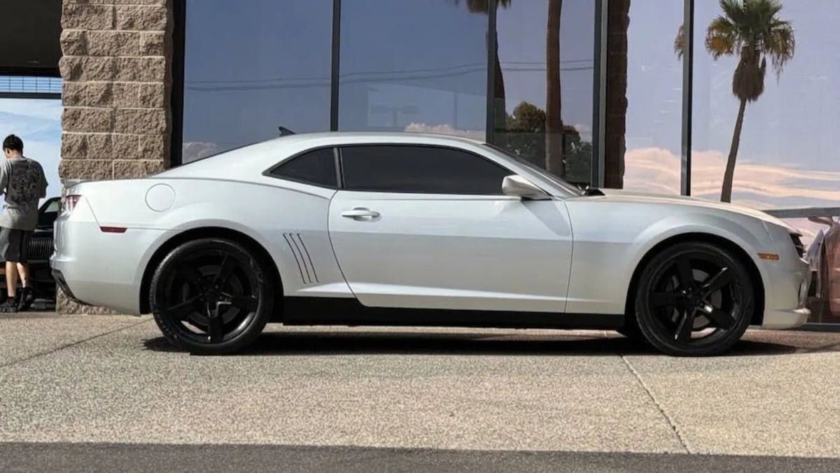 Used 2011 Chevrolet Camaro SS RWD image 14