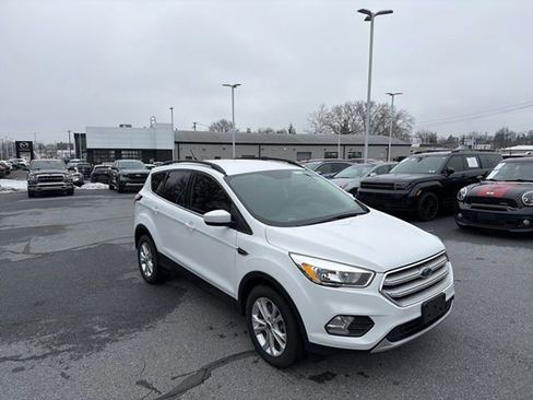 Used 2018 Ford Escape SE w/ SE Sync 3 Package image 14