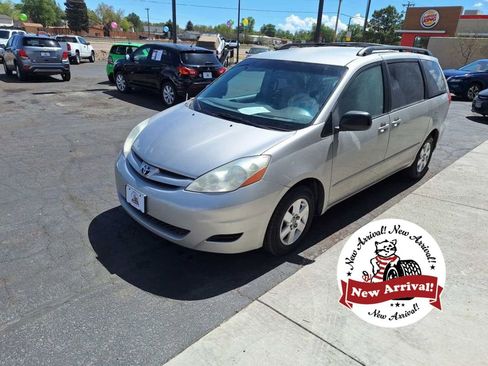Used 2008 Toyota Sienna LE FWD image 1
