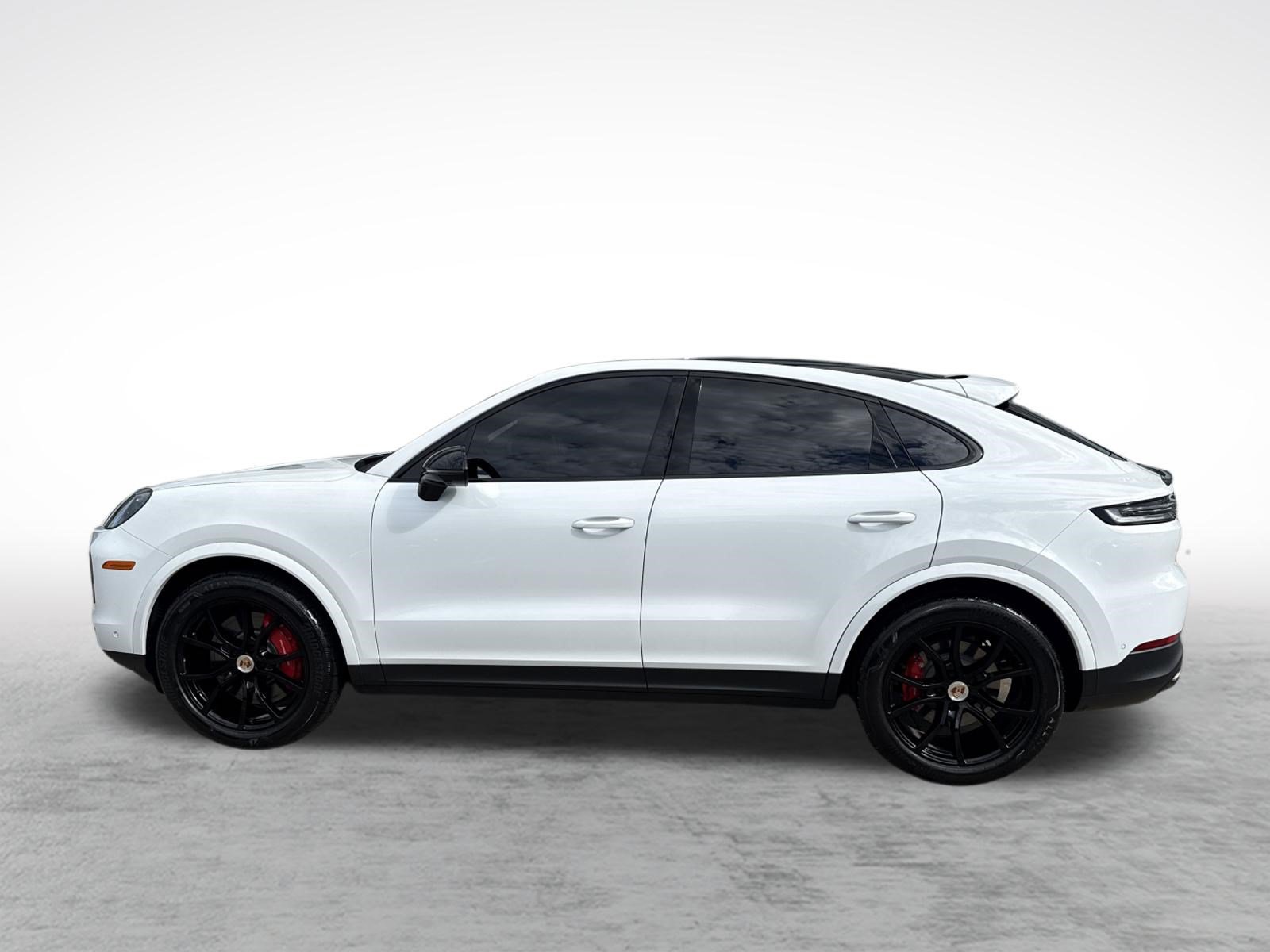 Used 2025 Porsche Cayenne S AWD/4WD image 5