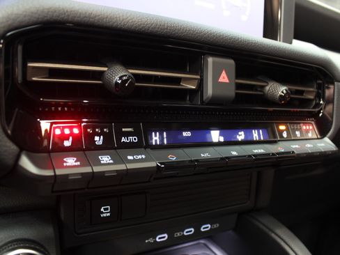 Used 2025 Toyota Land Cruiser Premium Package image 63