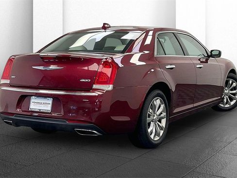Used 2018 Chrysler 300 Limited w/ Light Group image 12