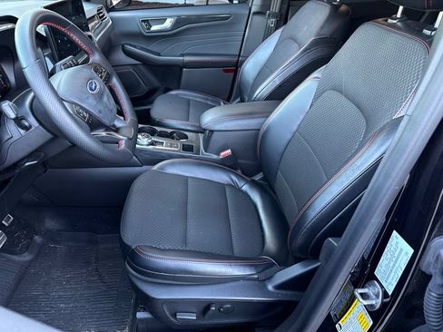 Certified 2023 Ford Escape ST-Line w/ Tech Pack #1 FWD image 3