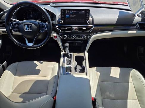 Used 2018 Honda Accord Touring image 12