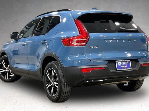 Certified 2023 Volvo XC40 B5 Plus w/ Climate Package AWD/4WD image 4