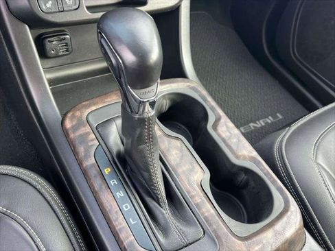 Used 2022 GMC Canyon Denali image 28