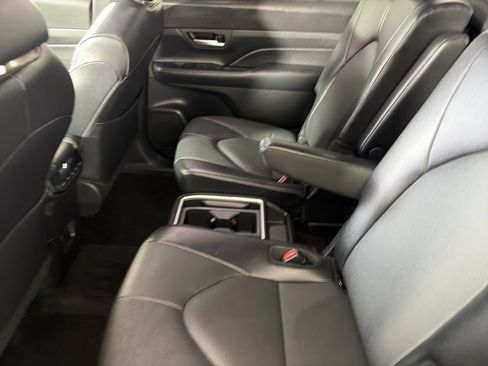 Used 2025 Toyota Grand Highlander AWD image 22