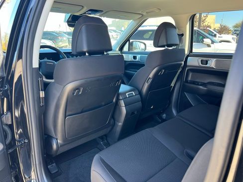 Certified 2025 Hyundai Santa Fe SE image 19