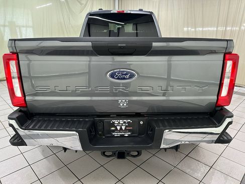 Used 2023 Ford F350 XLT image 9