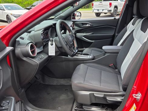 New 2026 Chevrolet Trax RS w/ Sunroof Package FWD image 3