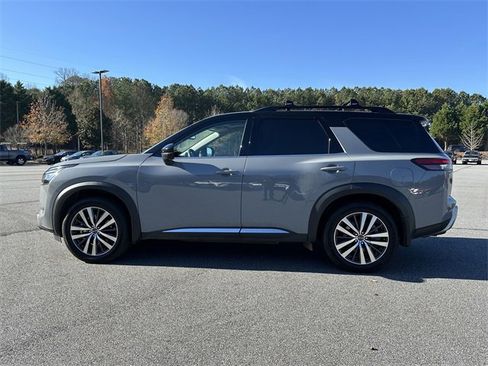 Certified 2022 Nissan Pathfinder Platinum w/ Cargo Package image 5