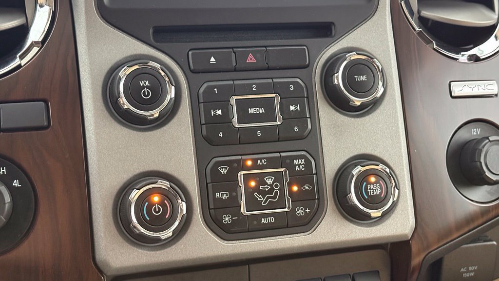 Used 2016 Ford F350 Lariat w/ Lariat Ultimate Package AWD/4WD image 43