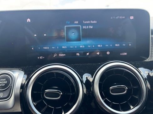 Used 2021 Mercedes-Benz GLB 250 image 12