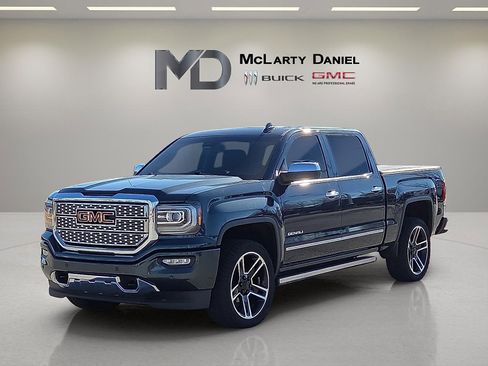 Used 2018 GMC Sierra 1500 Denali image 2