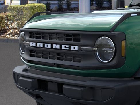 New 2025 Ford Bronco Base image 19