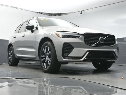 Used 2024 Volvo XC60 B5 Core w/ Protection Package Premier image 10