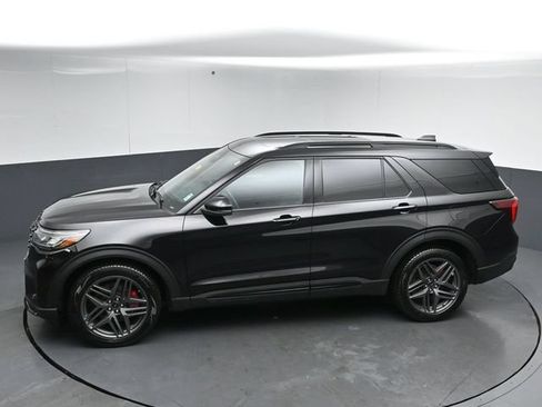 Certified 2025 Ford Explorer ST AWD/4WD image 50