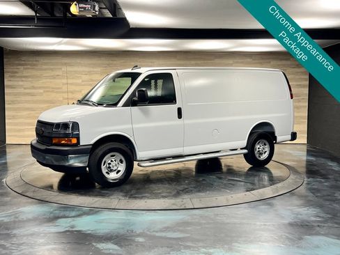 Used 2025 Chevrolet Express 2500 w/ Driver Convenience Package RWD image 5