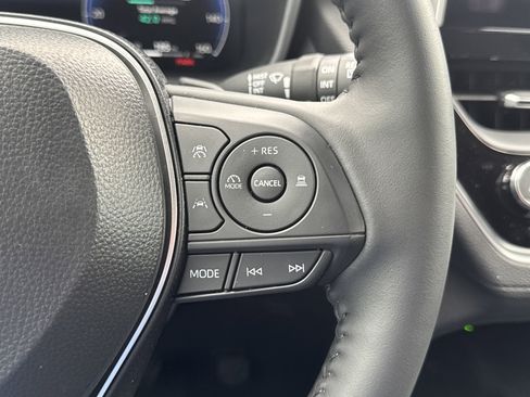 Used 2026 Toyota Corolla Cross XSE w/ Convenience Package image 15