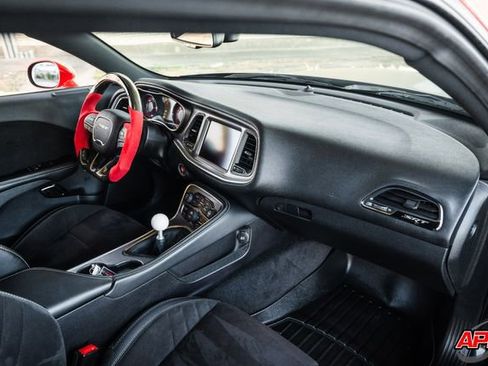 Used 2016 Dodge Challenger SRT Hellcat RWD image 21