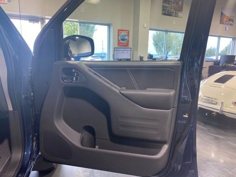 Used 2020 Nissan Frontier PRO-4X w/ Pro-4x Utility Package AWD/4WD image 23