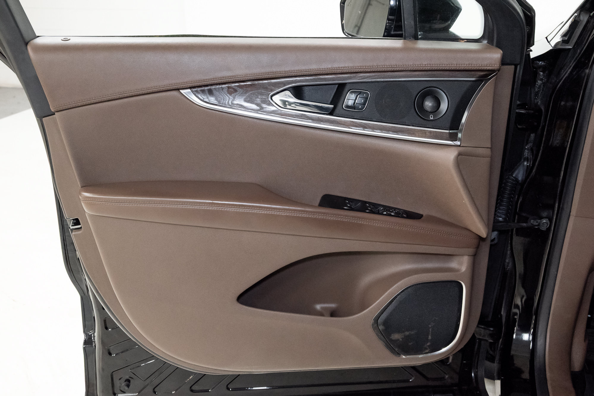Used 2016 Lincoln MKX Reserve AWD/4WD image 9