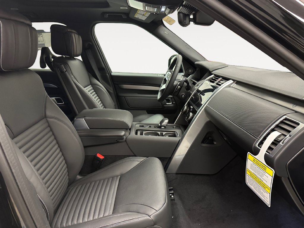 New 2026 Land Rover Discovery Limited Edition AWD/4WD image 15