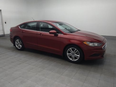 Used 2018 Ford Fusion SE w/ Fusion SE Technology Package FWD image 11