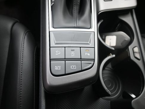 Used 2026 Kia Sportage EX FWD image 16