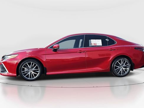 Used 2023 Toyota Camry XLE FWD image 8