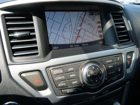 Used 2020 Nissan Pathfinder SL FWD image 15